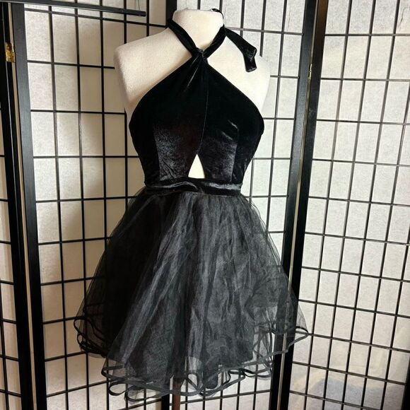 Alyce Kalani Hilliker Black Velvet/Tulle Party Dress - Picture 1 of 8